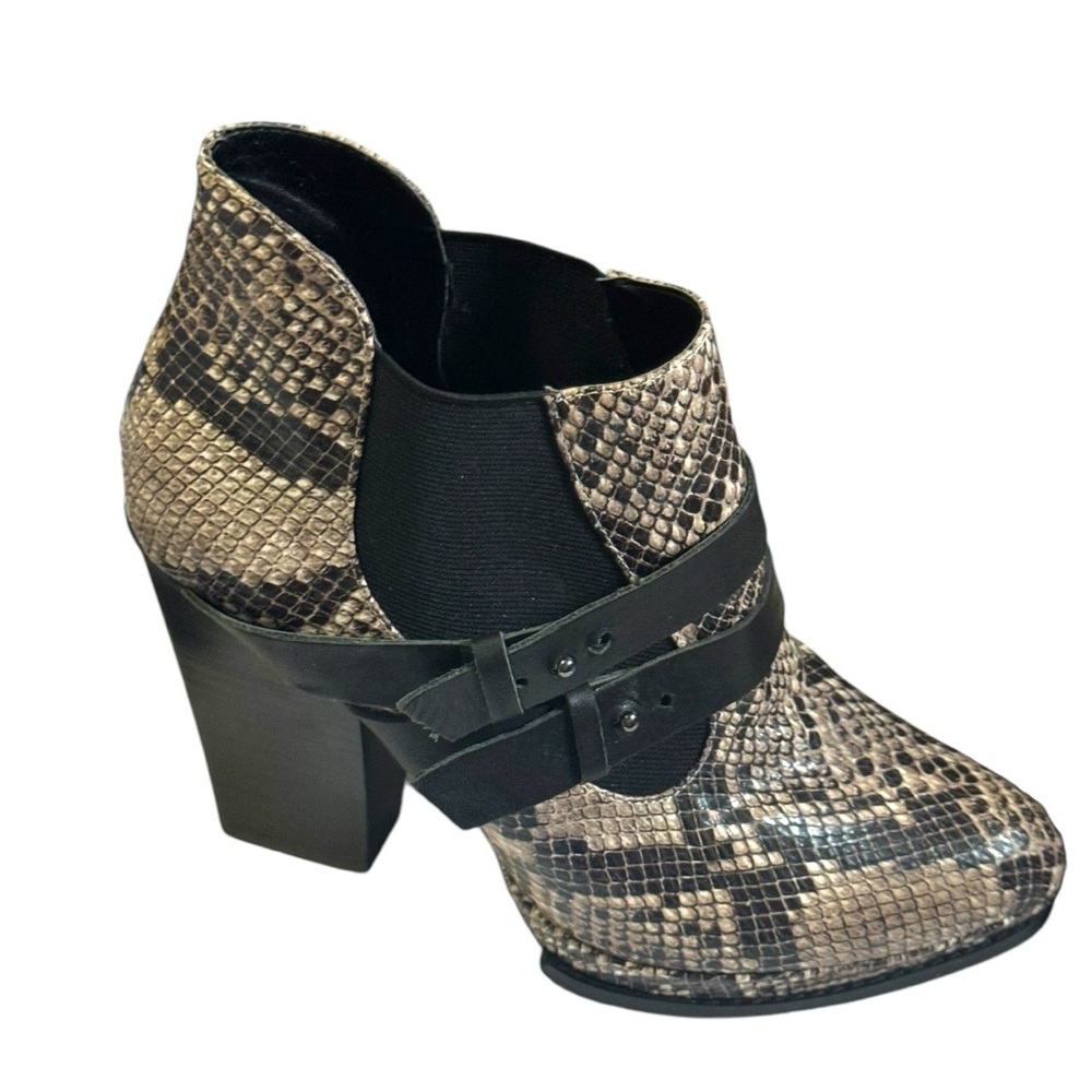 Anthropologie Kelsie Dagger Snake Print Block Heel Ankle Boots Booties Size 8